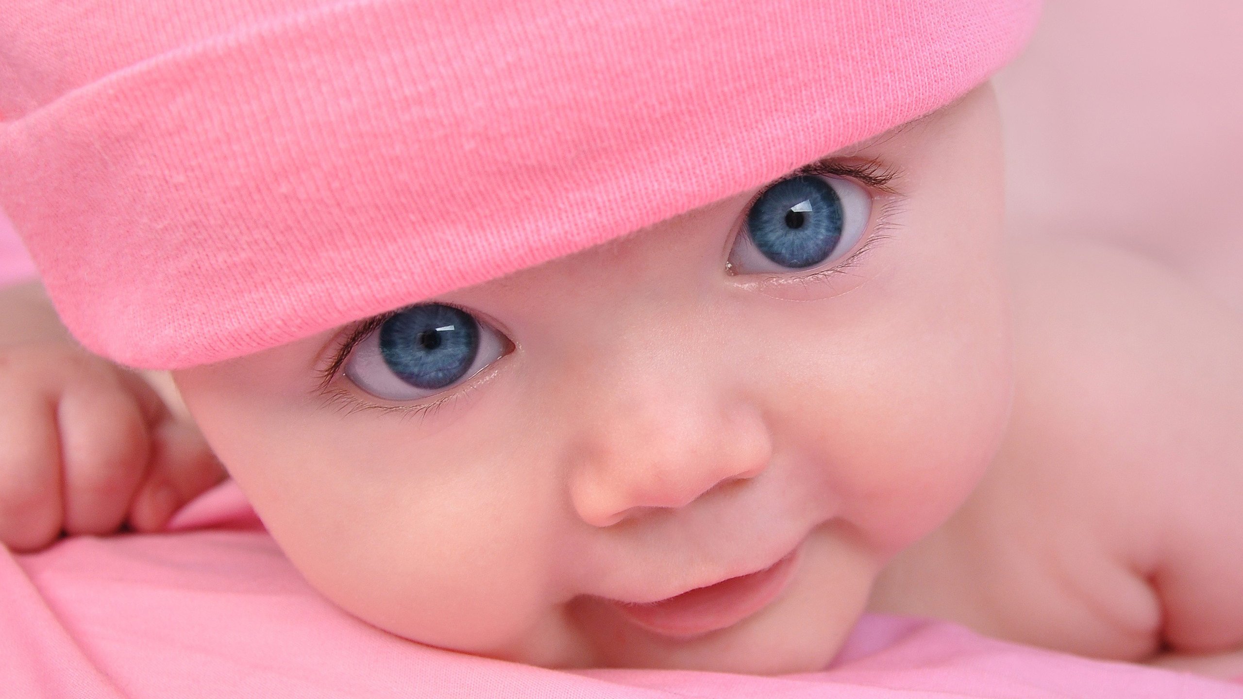 捐卵网捐卵女孩孕早期为宝宝的明亮眼镜而奋斗